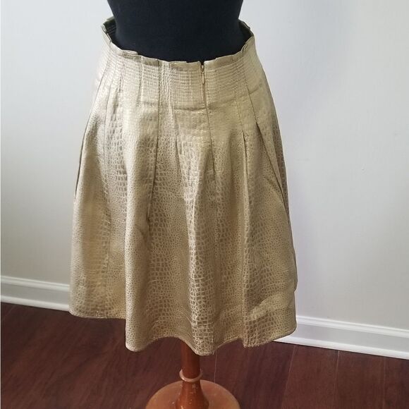 Gold Skater Skirt Sz Medium - Picture 6 of 8